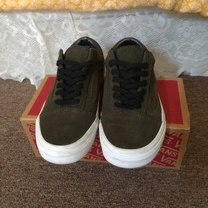 Vans Old Skool (Perf Suede) Tarmac Size: M 3.5 W 5
